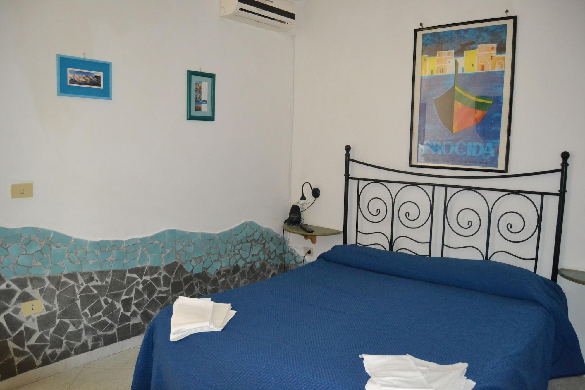 פרוסידה Piccolo Tirreno Hotel Residence מראה חיצוני תמונה