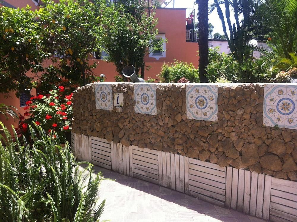 פרוסידה Piccolo Tirreno Hotel Residence מראה חיצוני תמונה