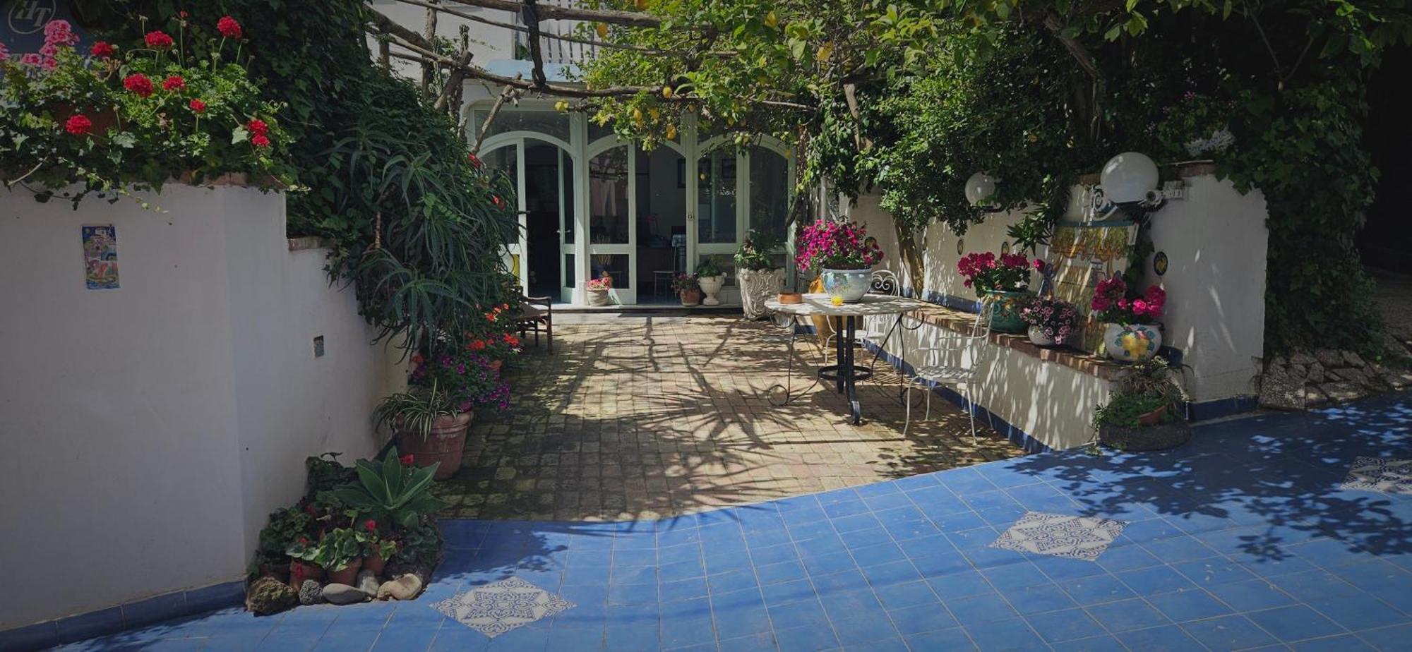 פרוסידה Piccolo Tirreno Hotel Residence מראה חיצוני תמונה